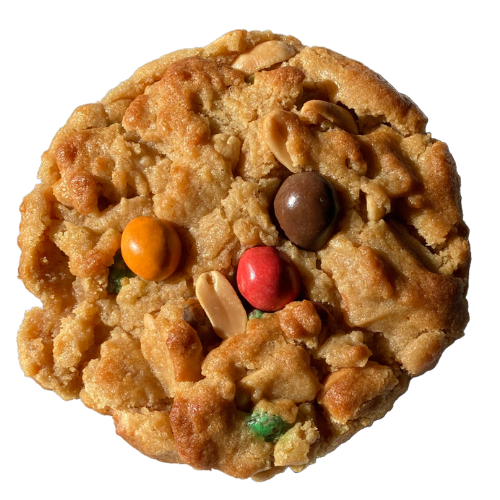 Cookie à la cacahuète et M&Ms sur un fond transparent